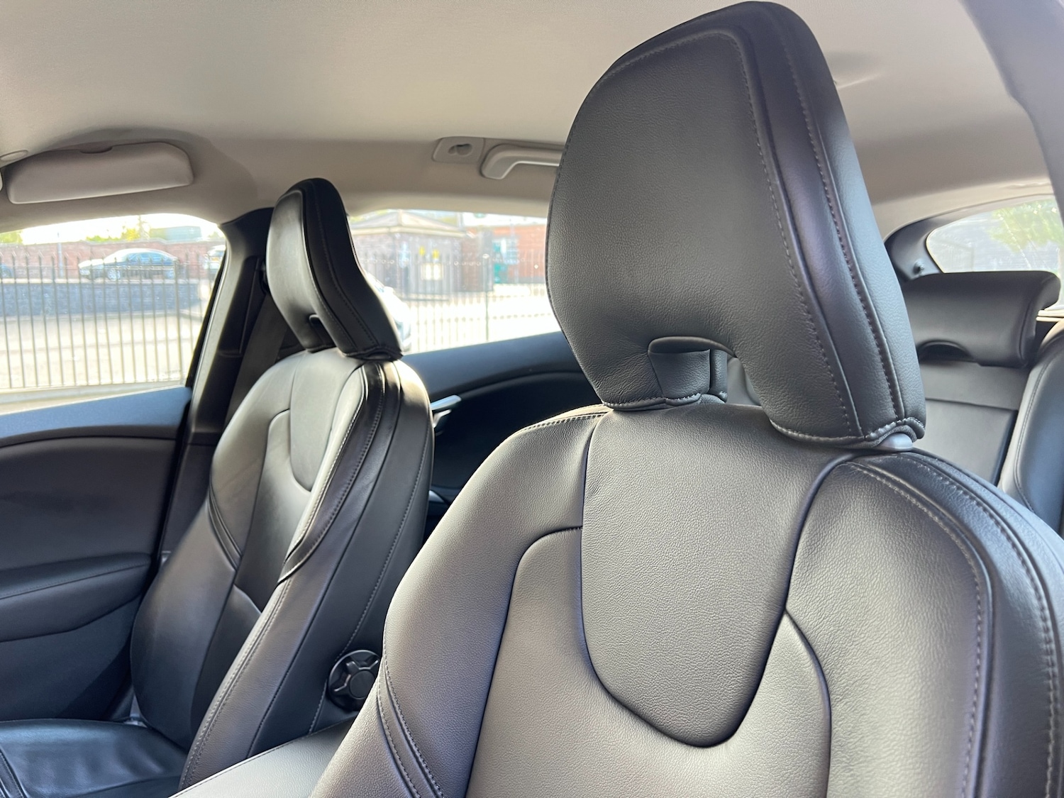 Used Volvo V40 2014 for sale - 76452464: Photo 24