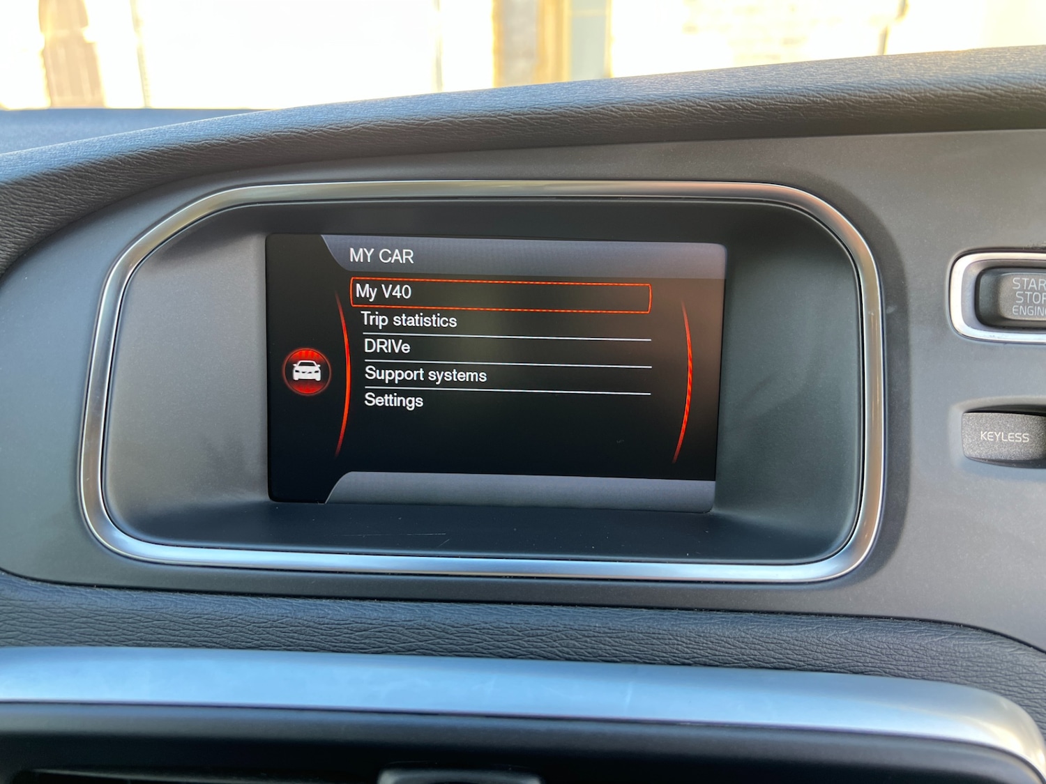 Used Volvo V40 2014 for sale - 76452464: Photo 39