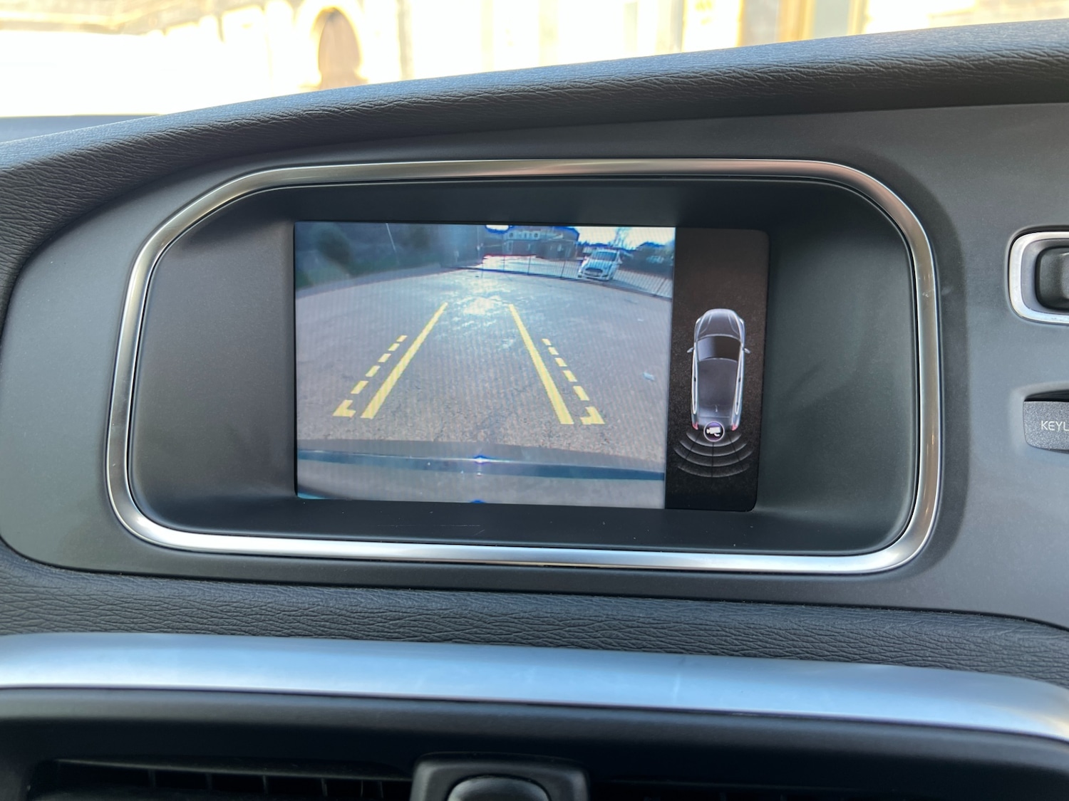 Used Volvo V40 2014 for sale - 76452464: Photo 55