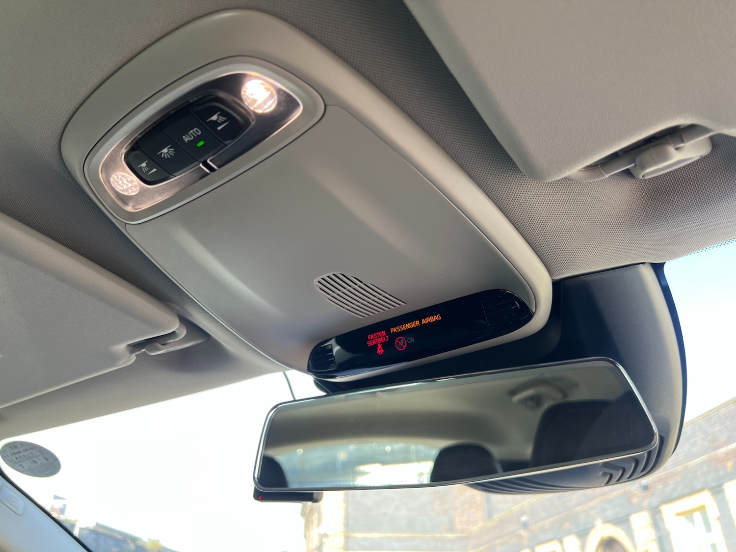 Used Volvo V40 2014 for sale - 76452464: Photo 56