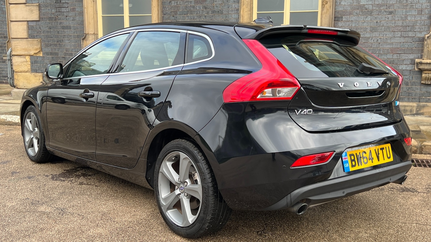 Used Volvo V40 2014 for sale - 76452464: Photo 9