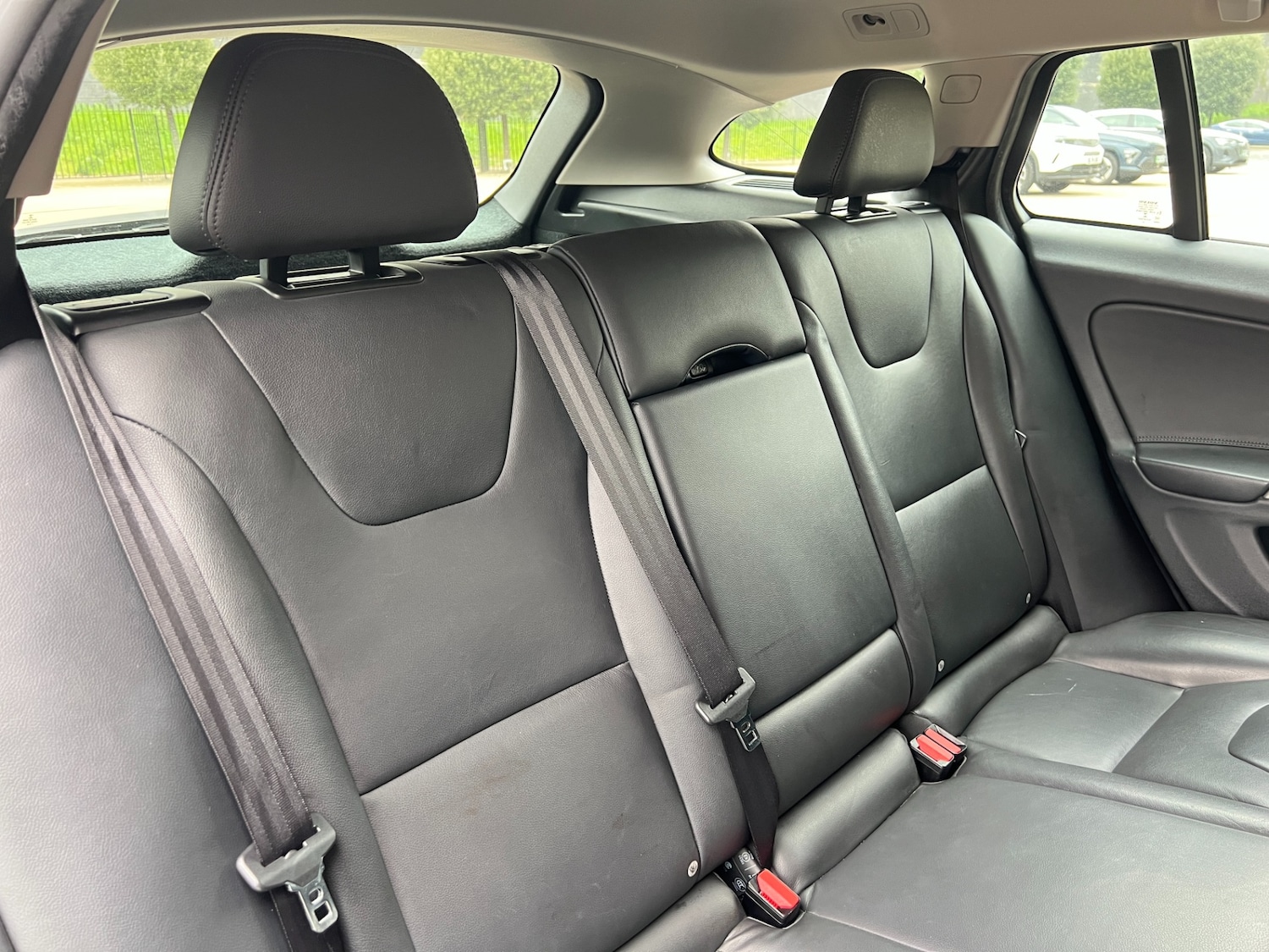 Used Volvo V60 2014 for sale - 76344622: Photo 24