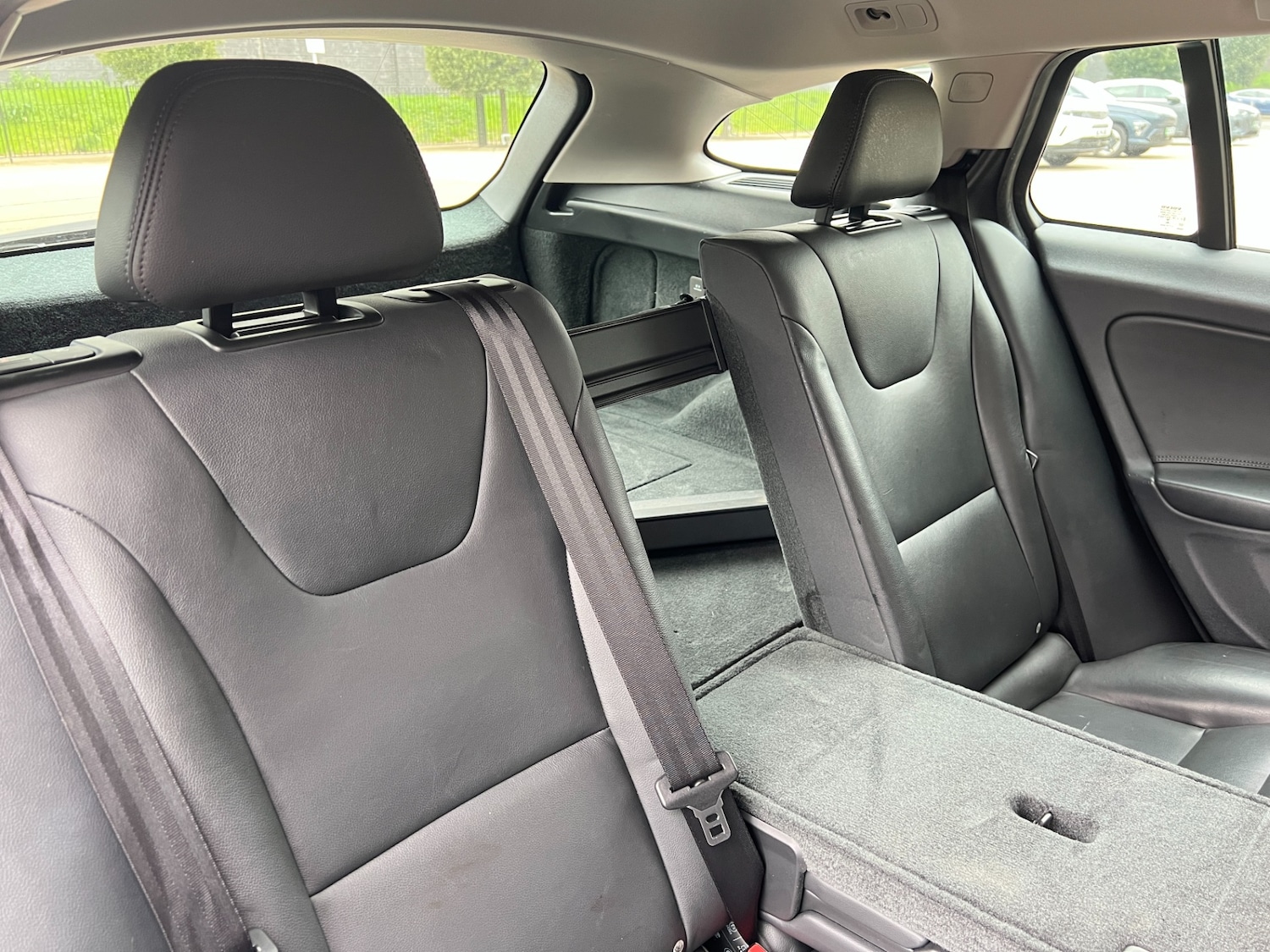 Used Volvo V60 2014 for sale - 76344622: Photo 27