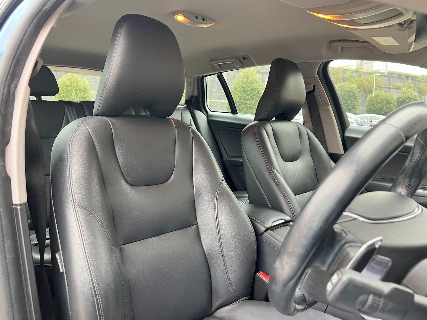 Used Volvo V60 2014 for sale - 76344622: Photo 32
