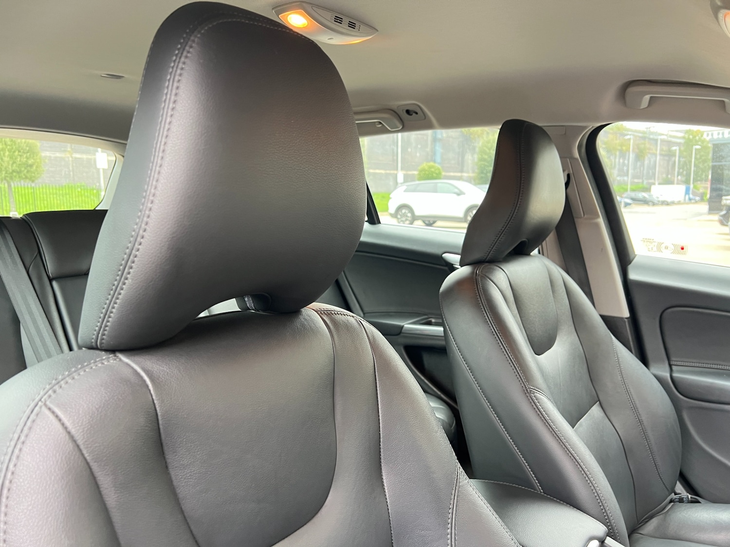 Used Volvo V60 2014 for sale - 76344622: Photo 33