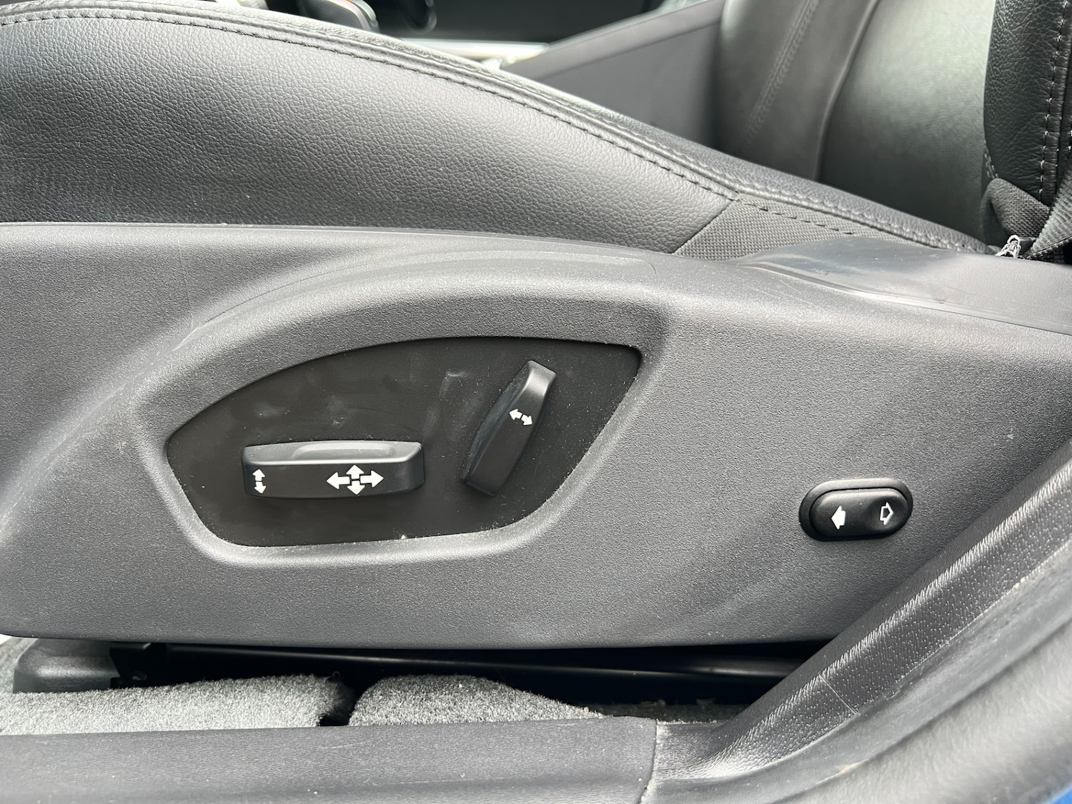 Used Volvo V60 2014 for sale - 76344622: Photo 37