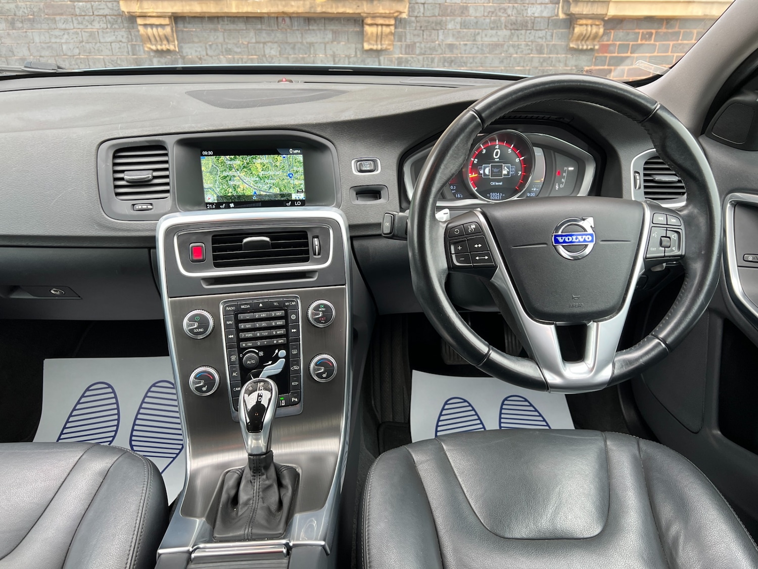 Used Volvo V60 2014 for sale - 76344622: Photo 39