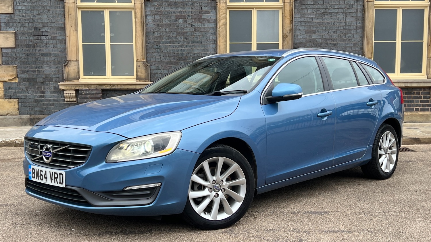 Used Volvo V60 2014 for sale - 76344622: Photo 4