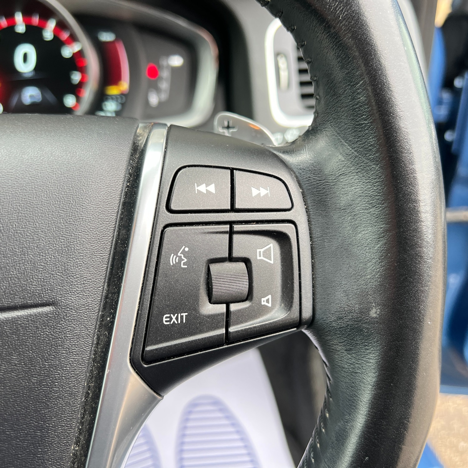 Used Volvo V60 2014 for sale - 76344622: Photo 42