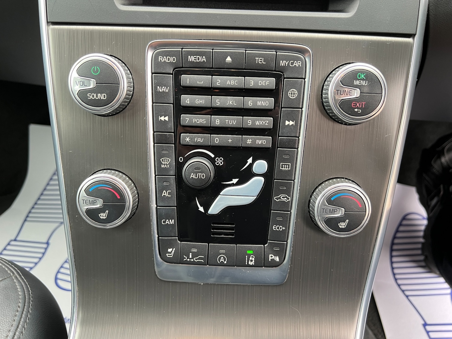 Used Volvo V60 2014 for sale - 76344622: Photo 50