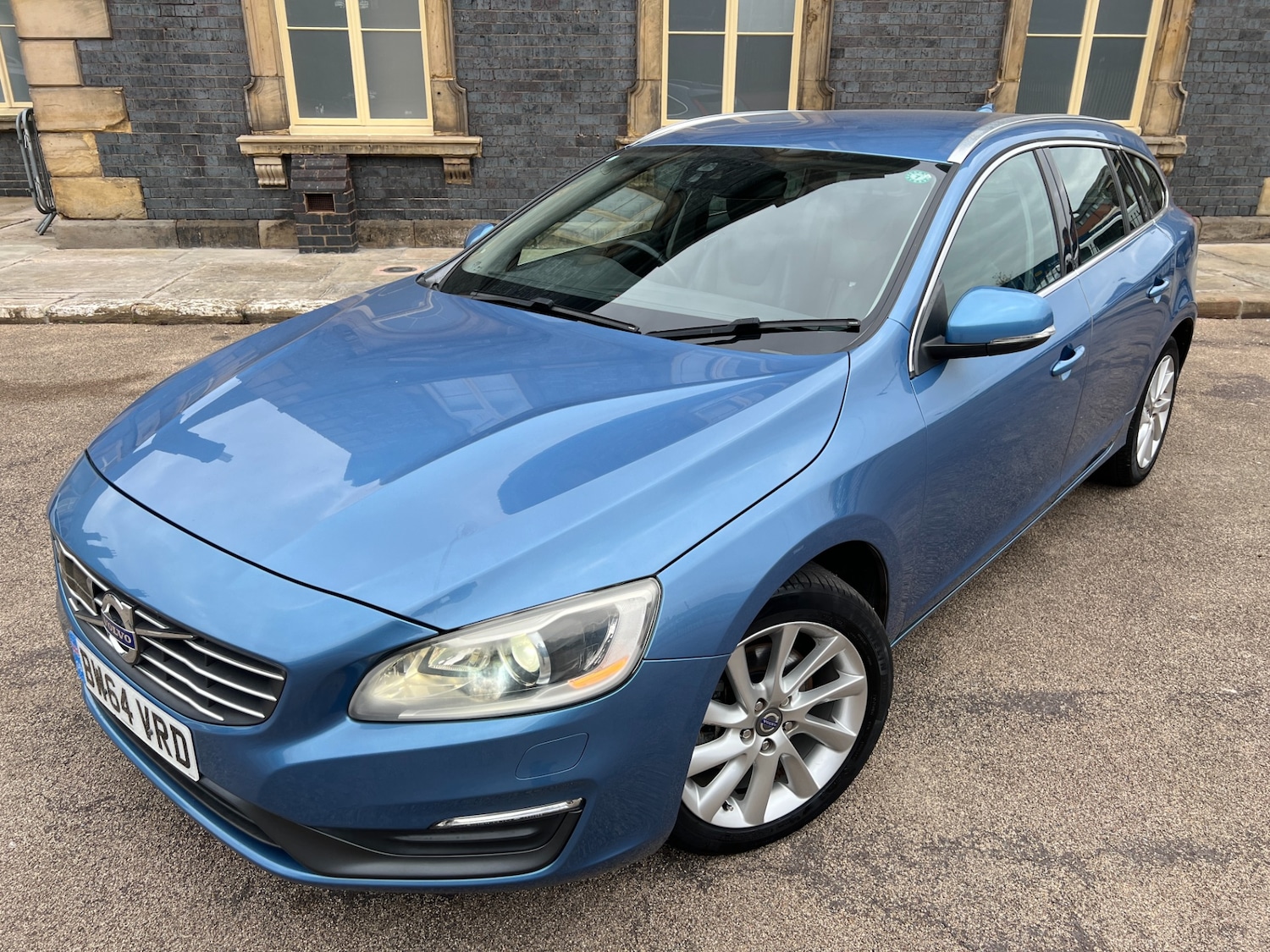 Used Volvo V60 2014 for sale - 76344622: Photo 6