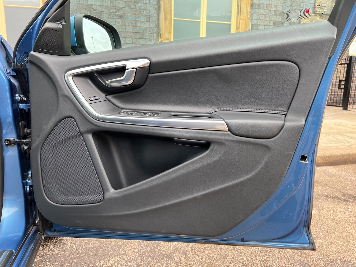 Used Volvo V60 2014 for sale - 76344622: Photo 60