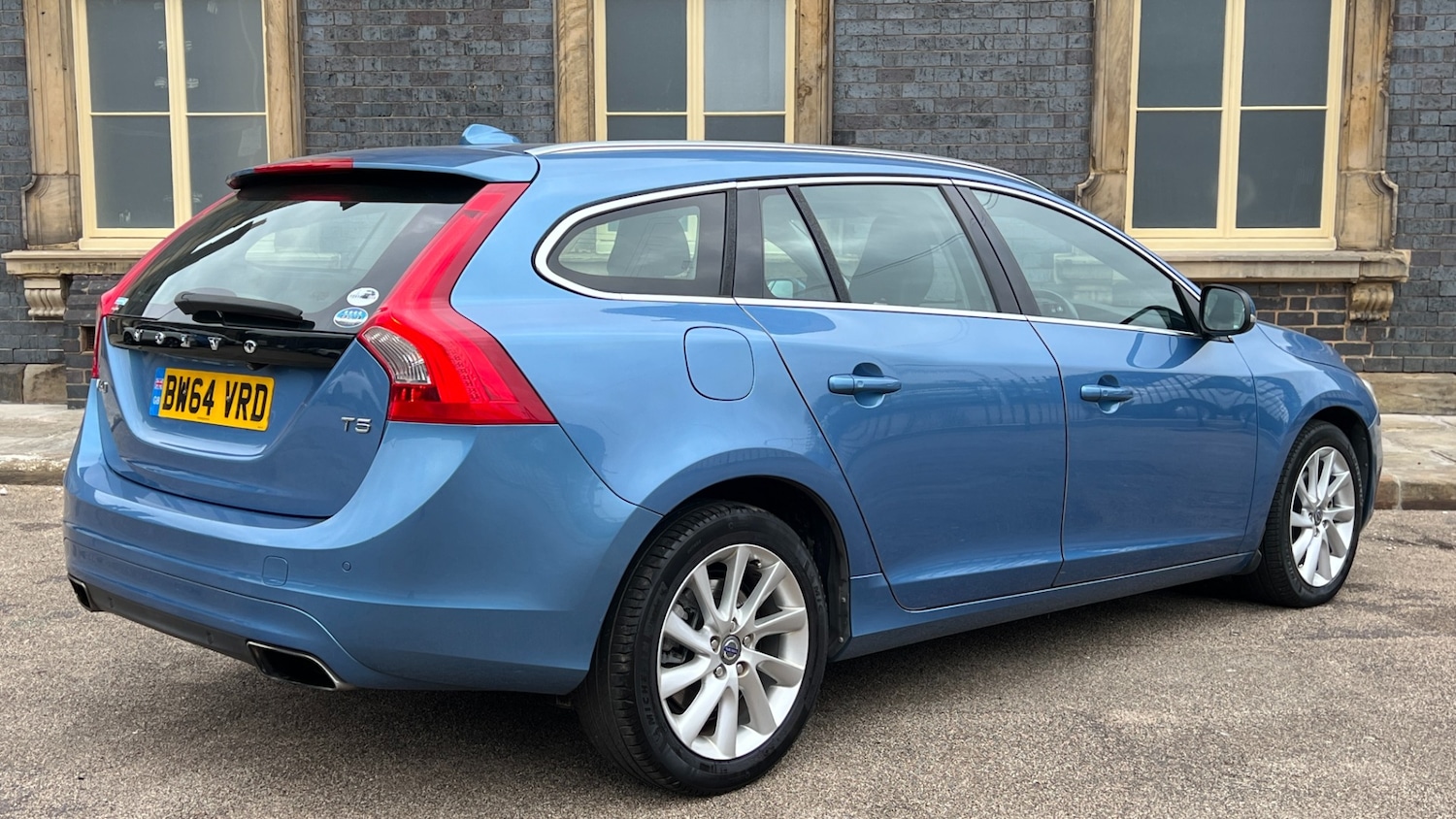 Used Volvo V60 2014 for sale - 76344622: Photo 9