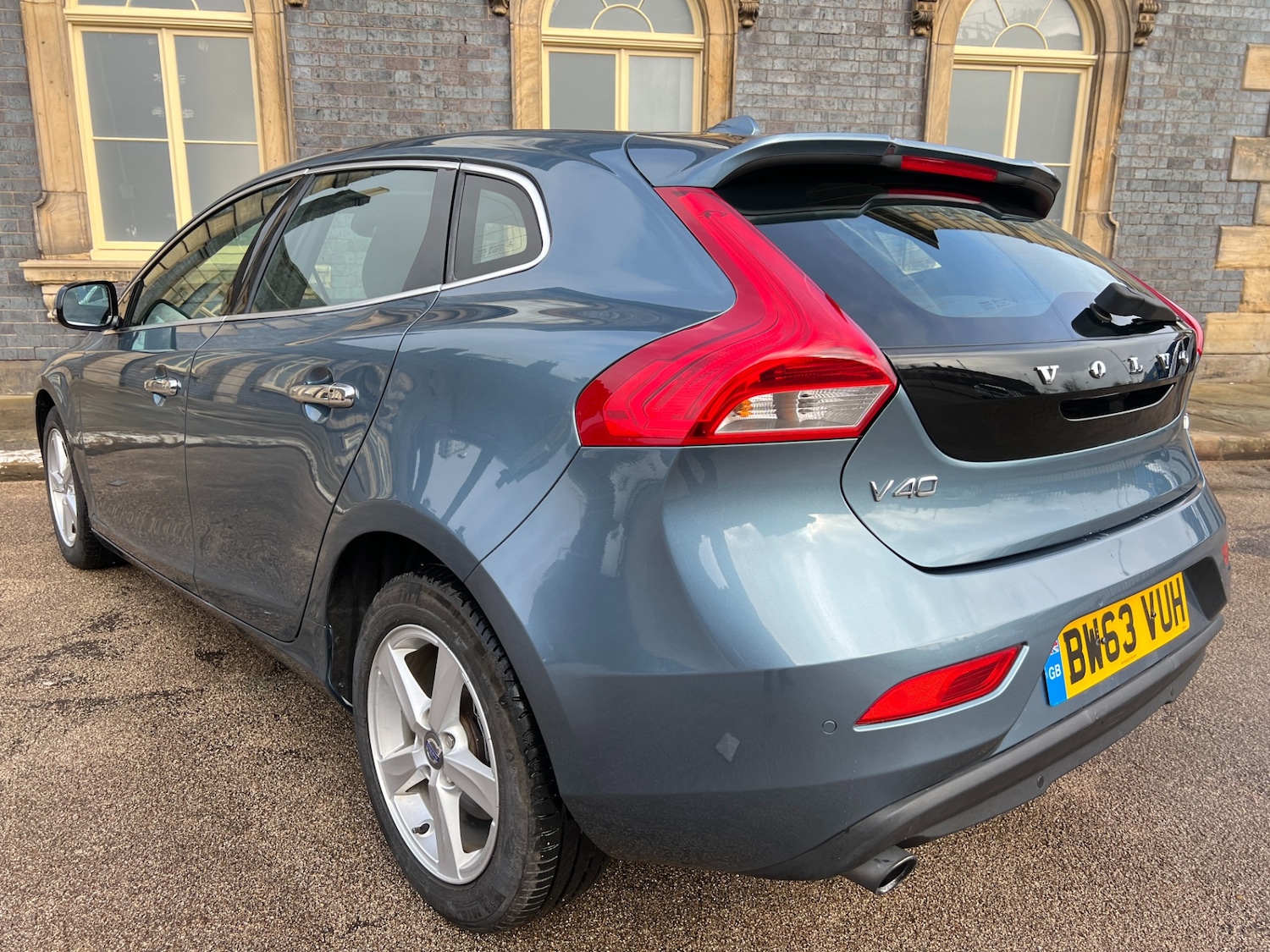 Used Volvo V40 2014 for sale - 76452405: Photo 10