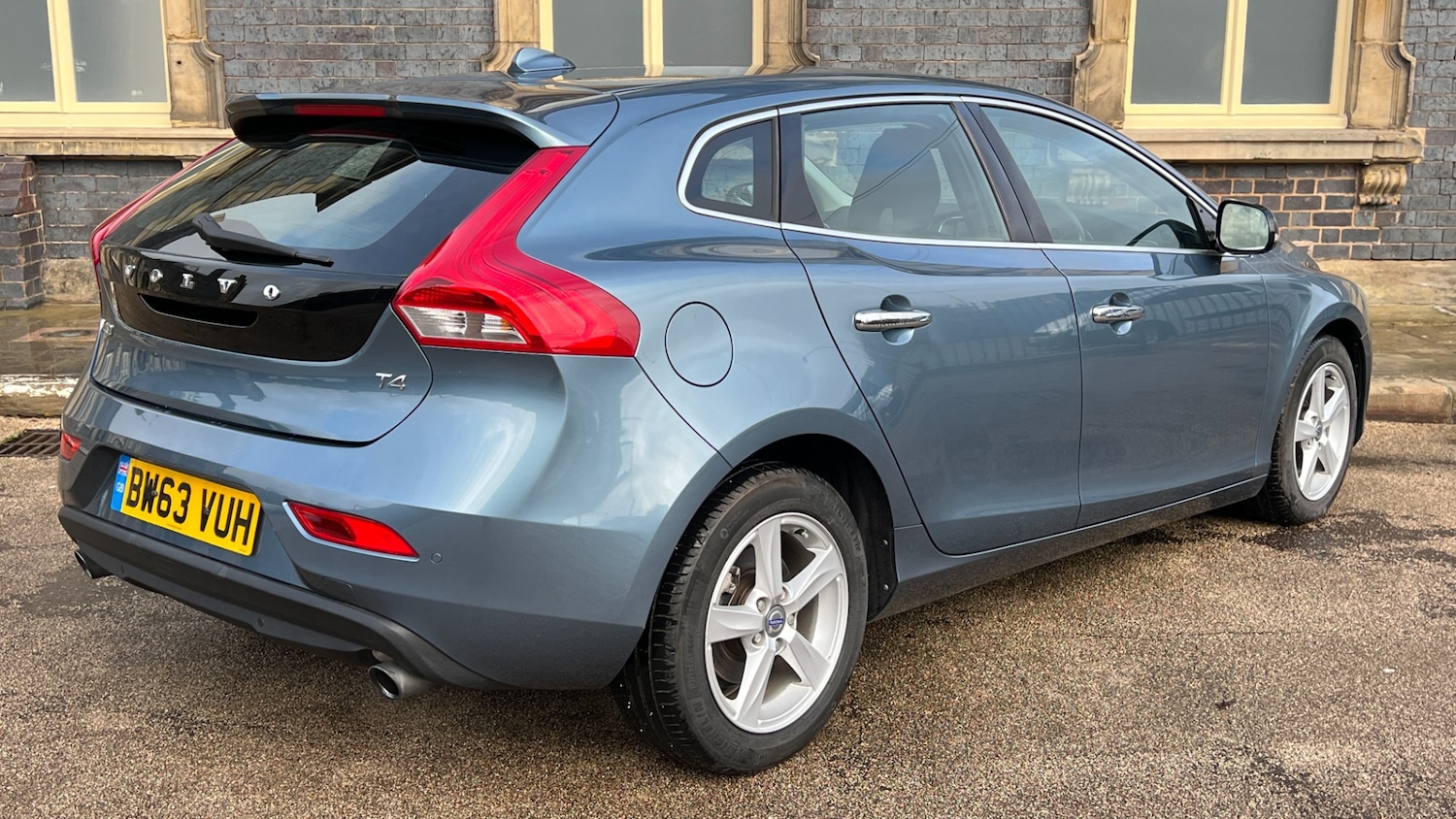Used Volvo V40 2014 for sale - 76452405: Photo 12