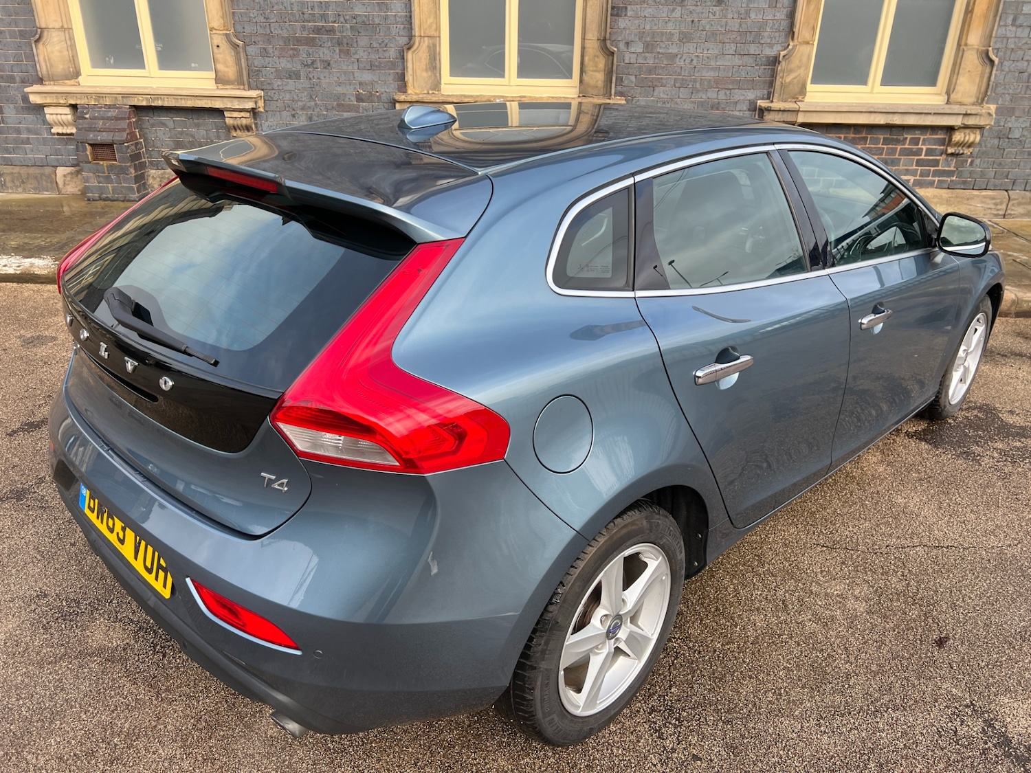 Used Volvo V40 2014 for sale - 76452405: Photo 14