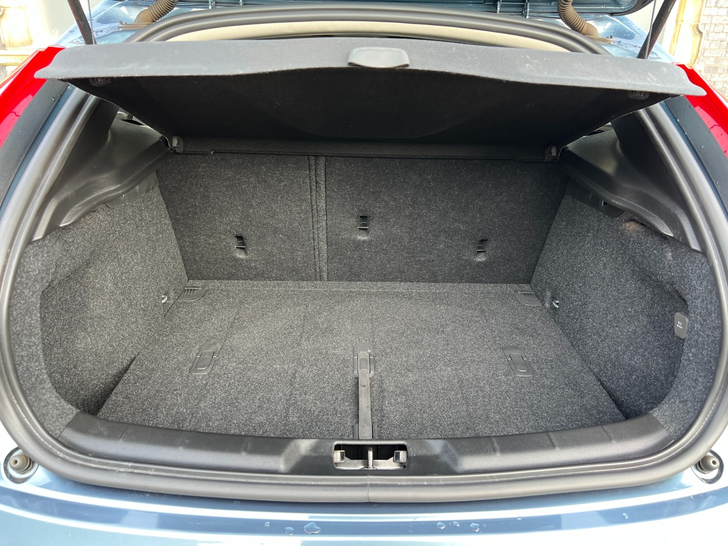 Used Volvo V40 2014 for sale - 76452405: Photo 15