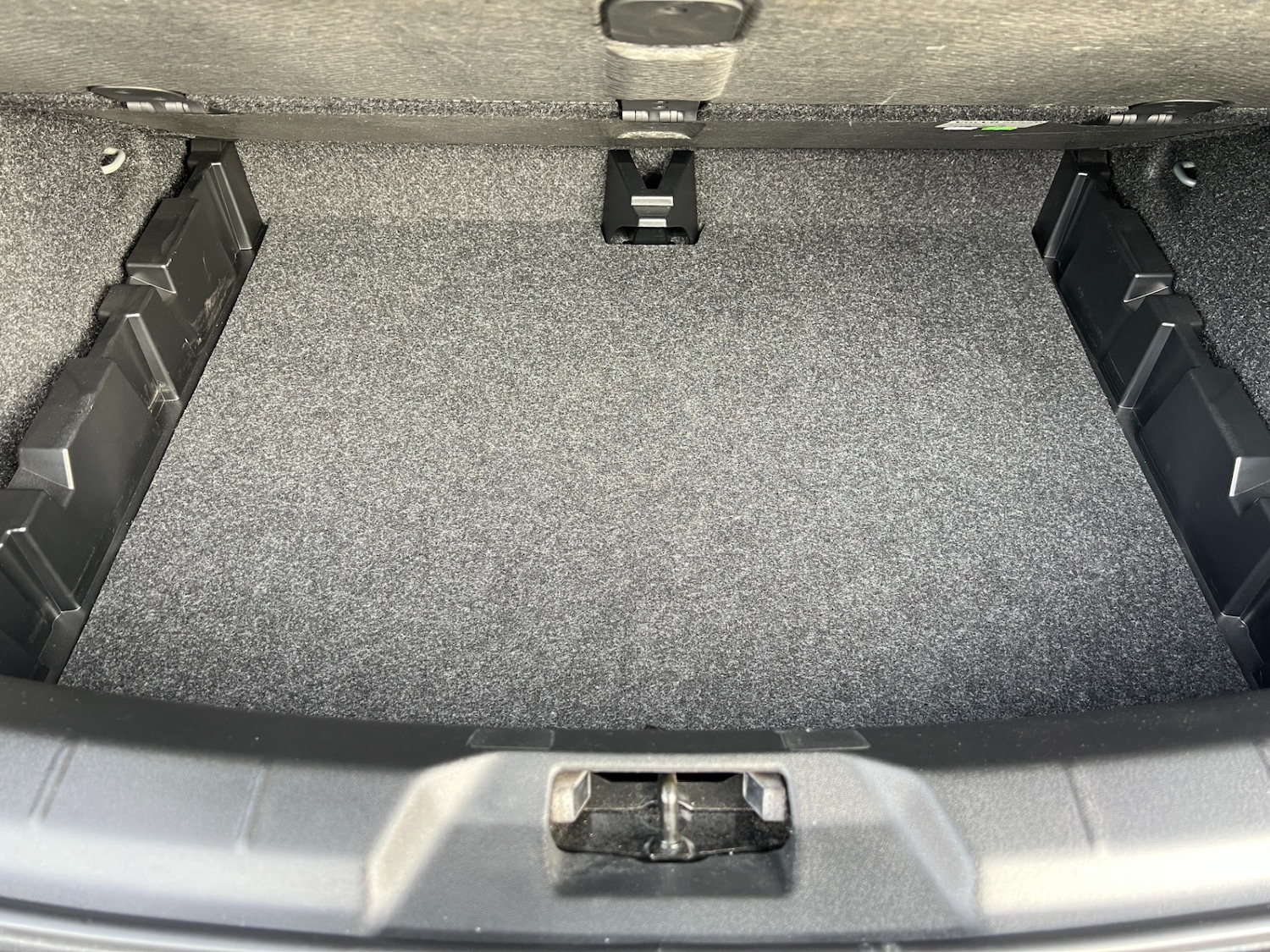 Used Volvo V40 2014 for sale - 76452405: Photo 16