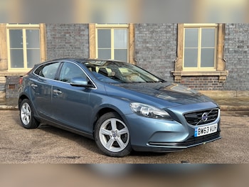 Used Volvo V40 2014 for sale - 76452405: Photo
