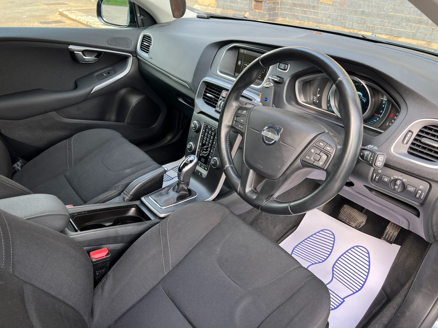 Used Volvo V40 2014 for sale - 76452405: Photo 21