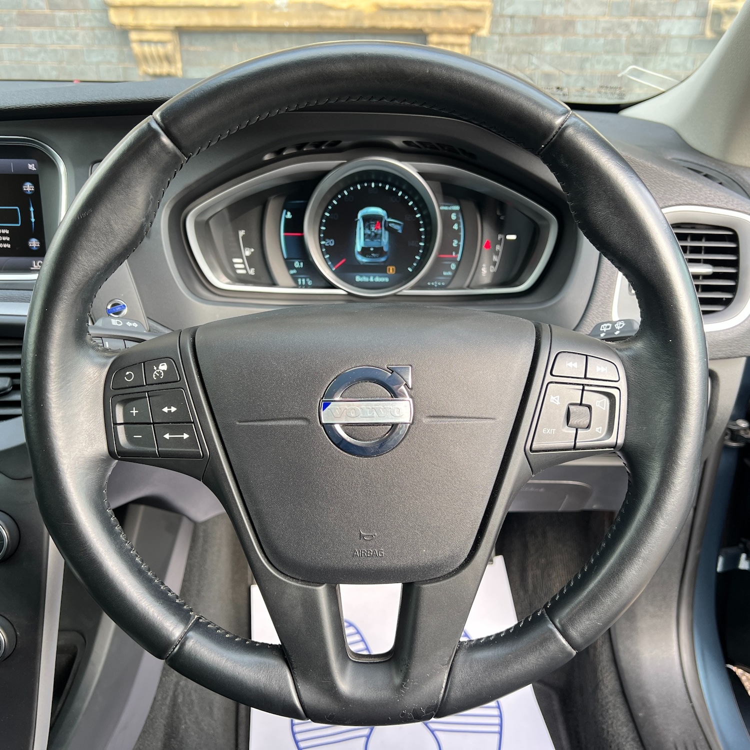 Used Volvo V40 2014 for sale - 76452405: Photo 26