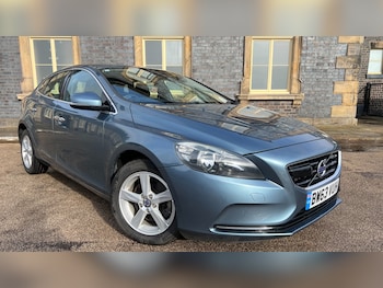Used Volvo V40 2014 for sale - 76452405: Photo