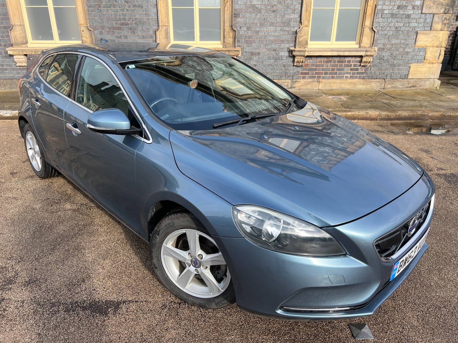 Used Volvo V40 2014 for sale - 76452405: Photo 3