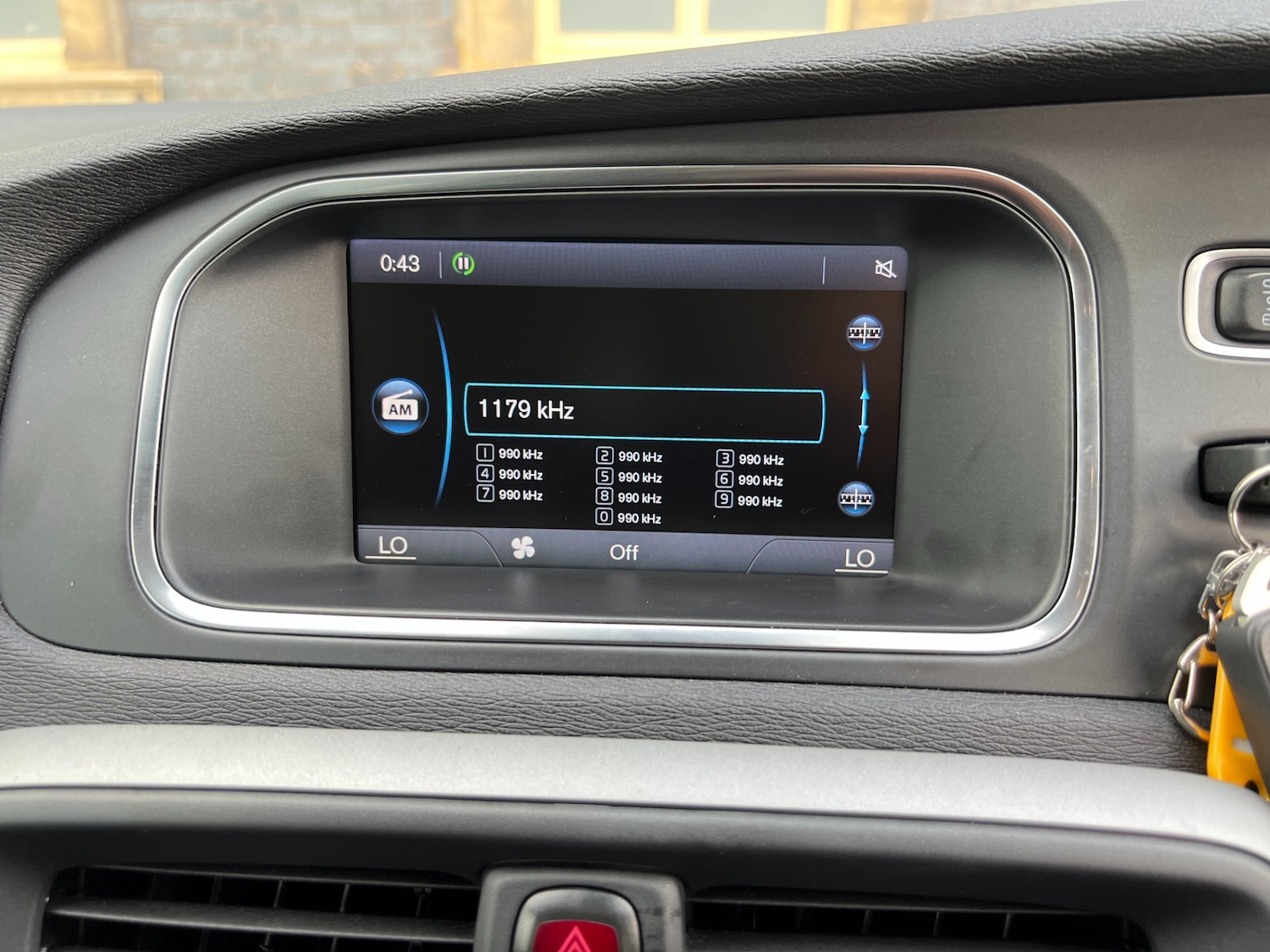 Used Volvo V40 2014 for sale - 76452405: Photo 37