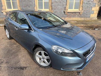 Used Volvo V40 2014 for sale - 76452405: Photo