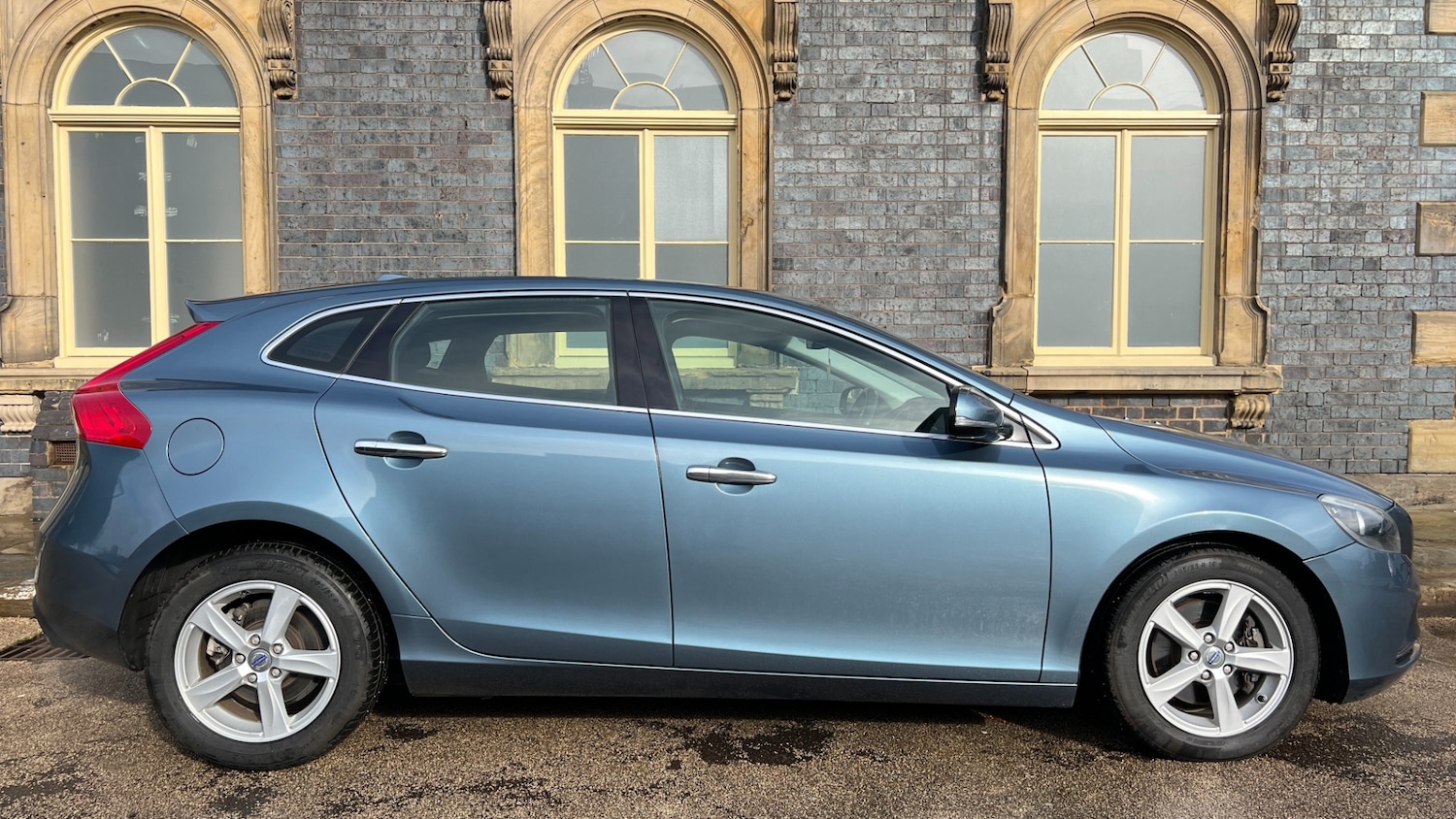 Used Volvo V40 2014 for sale - 76452405: Photo 4