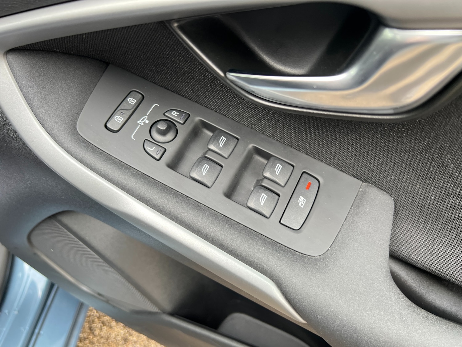 Used Volvo V40 2014 for sale - 76452405: Photo 42