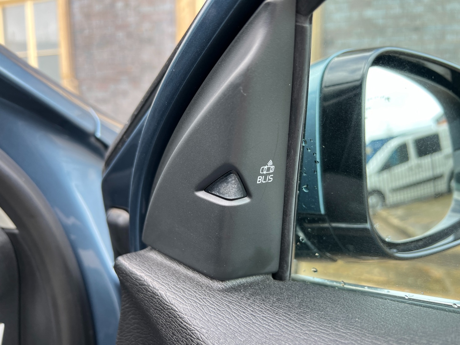 Used Volvo V40 2014 for sale - 76452405: Photo 44