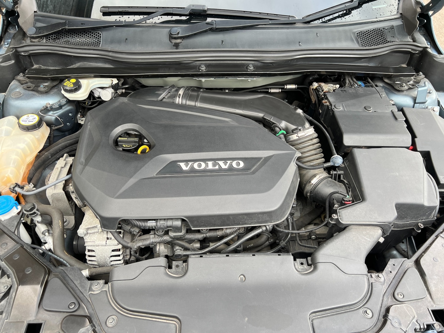 Used Volvo V40 2014 for sale - 76452405: Photo 57