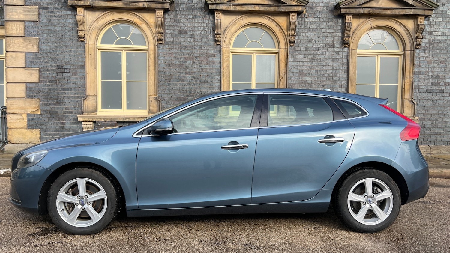 Used Volvo V40 2014 for sale - 76452405: Photo 8