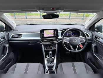 Used Volkswagen T-Roc 2022 for sale - 75857329: Photo