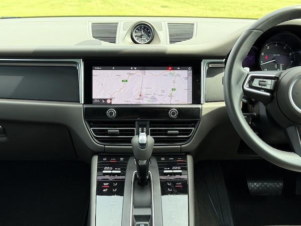 Used Porsche Macan 2023 for sale - 75140738: Photo 33