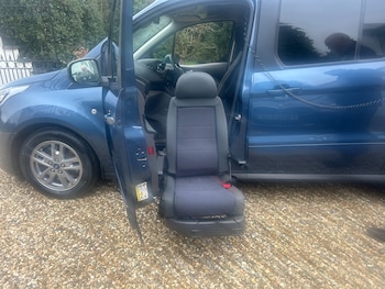 Used Ford Grand Tourneo Connect 2022 for sale - 77493543: Photo