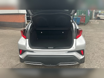 Used Toyota C-HR 2023 for sale - 79431115: Photo