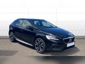Used Volvo V40 2018 for sale - 78873924: Photo