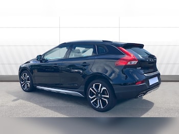 Used Volvo V40 2018 for sale - 78873924: Photo