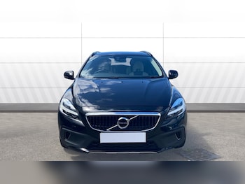Used Volvo V40 2018 for sale - 78873924: Photo