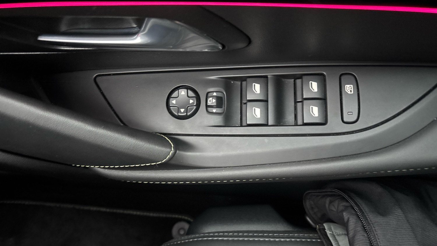 Used Peugeot 208 2022 for sale - 76196393: Photo 33