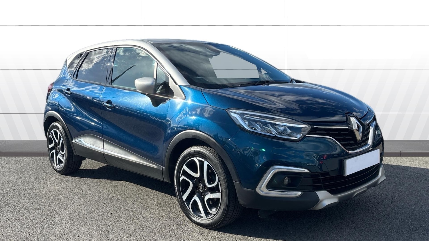 Used Renault Captur 2018 for sale - 76117342: Photo 1
