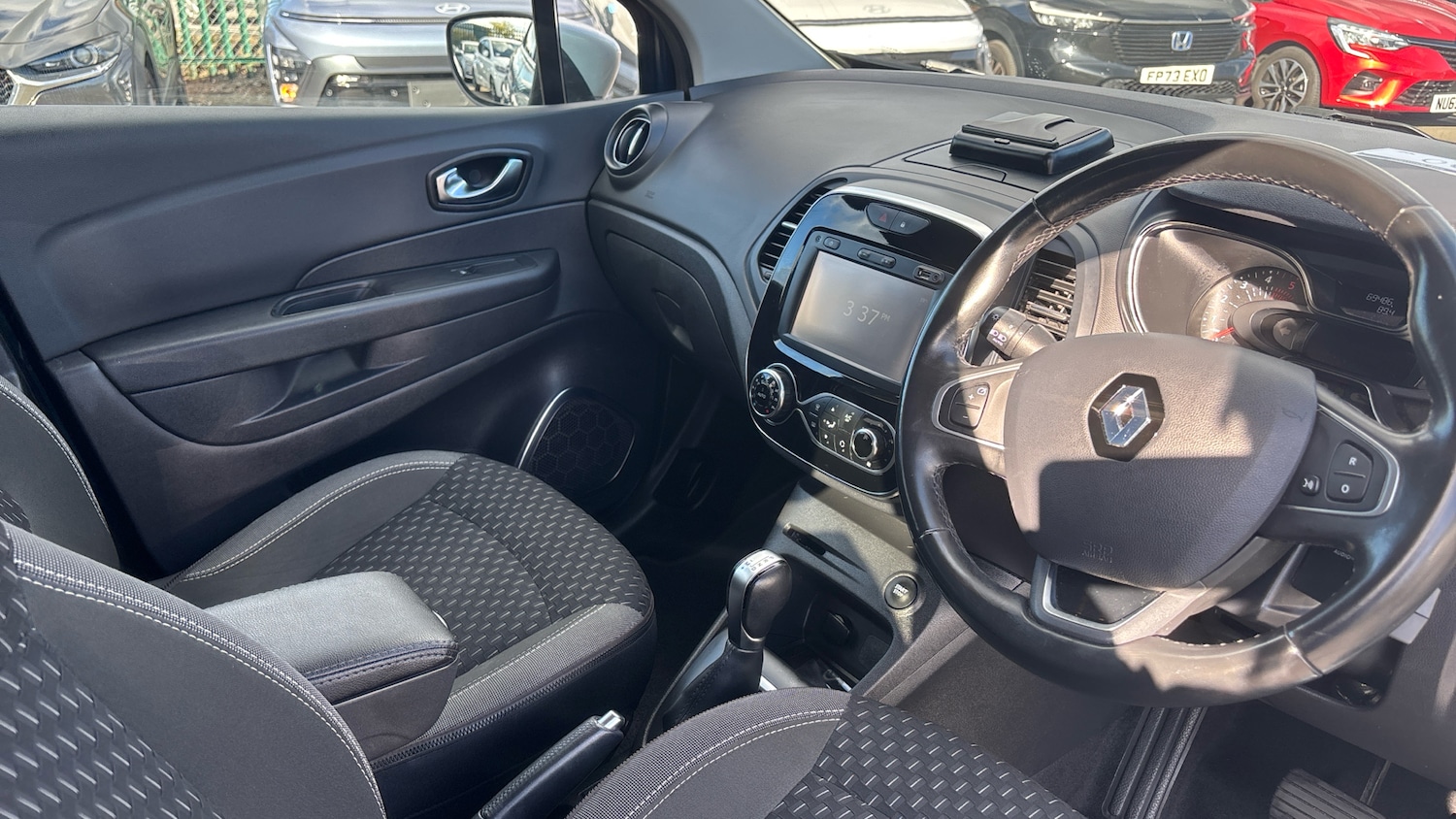 Used Renault Captur 2018 for sale - 76117342: Photo 11