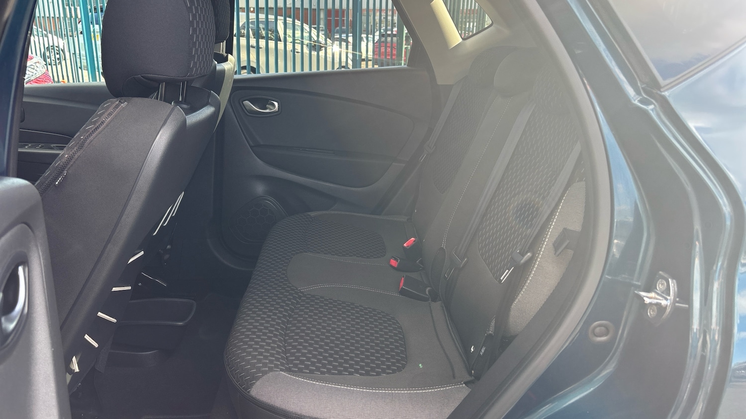 Used Renault Captur 2018 for sale - 76117342: Photo 16