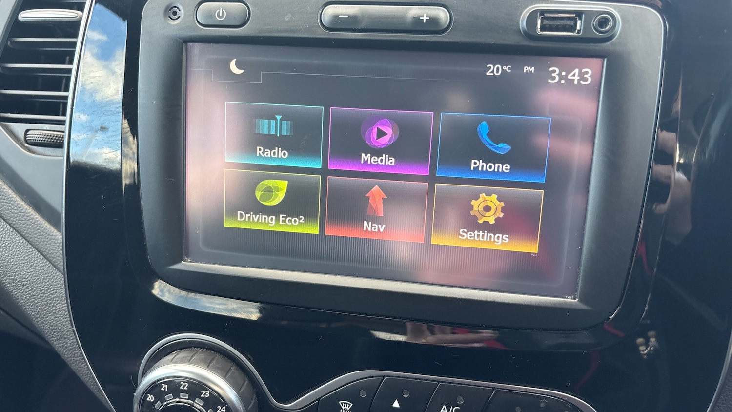 Used Renault Captur 2018 for sale - 76117342: Photo 25