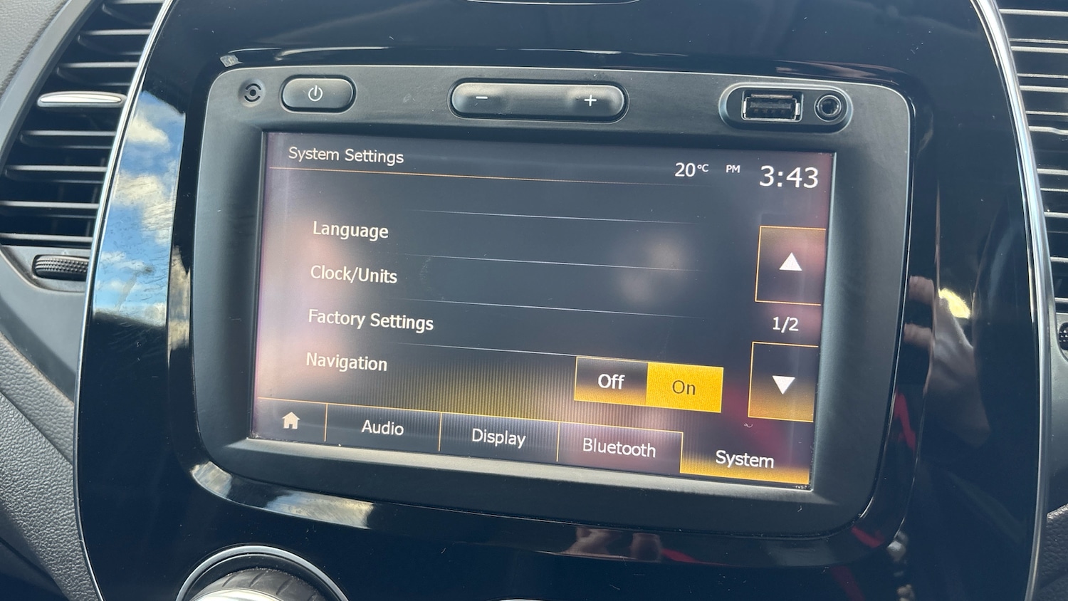Used Renault Captur 2018 for sale - 76117342: Photo 28