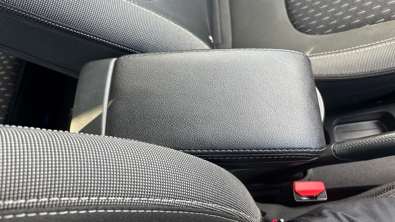 Used Renault Captur 2018 for sale - 76117342: Photo 35