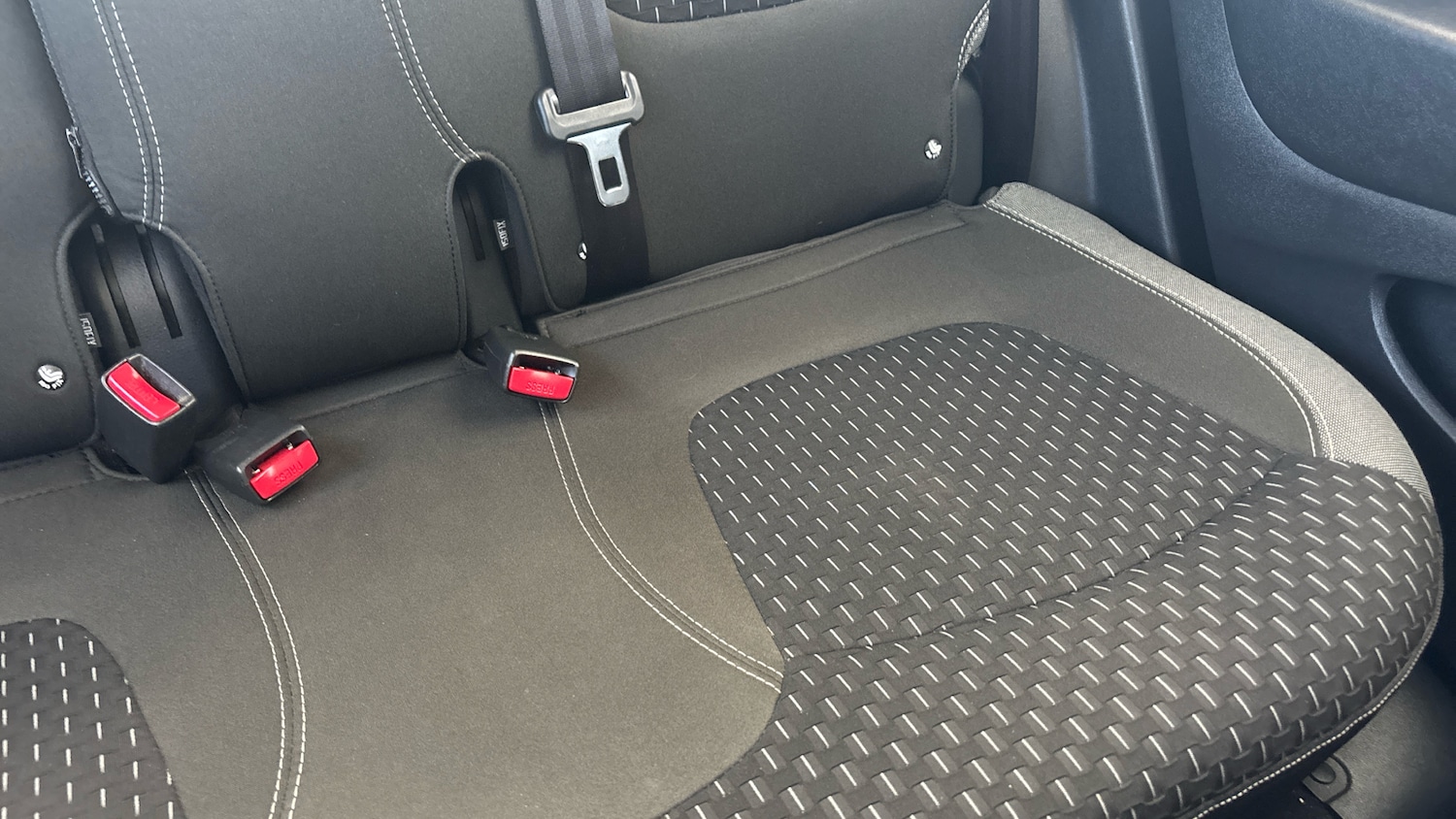 Used Renault Captur 2018 for sale - 76117342: Photo 39
