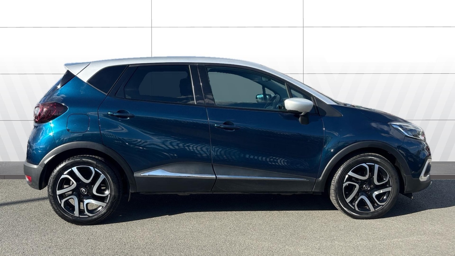 Used Renault Captur 2018 for sale - 76117342: Photo 5